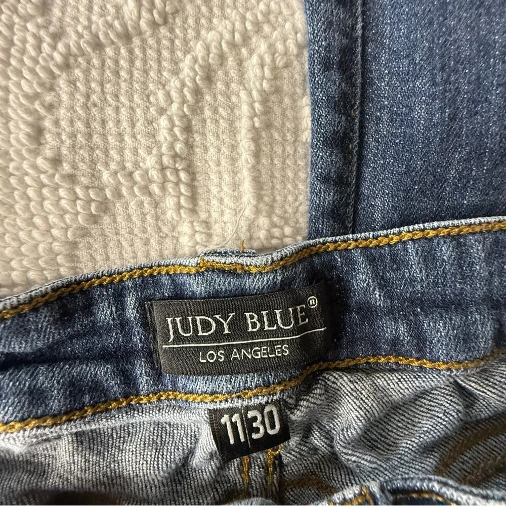 Judy Blue Los Angeles Dark Wash Straight Leg Jeans Size‎ 11/30 Distressed Denim